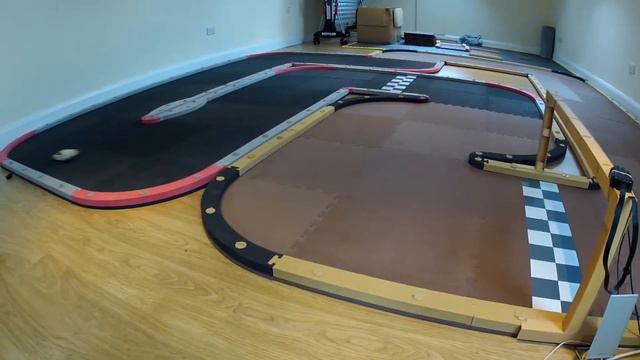 1/24 Tamiya Tamtech Lamborghini Countach running on RCP track no music смотреть онлайн