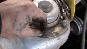 Почему течет масло из под масляного фильтра в ВАЗ