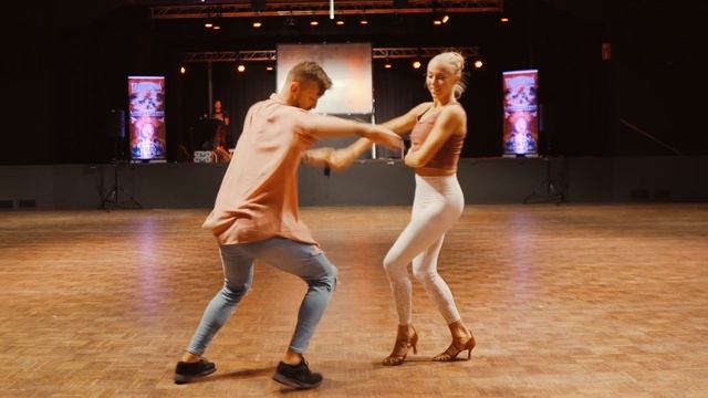 Janis & Zoé | Francois Klark - Always Bachata Remix | Bachata Sensual | Couple Dance | Baile смотреть онлайн