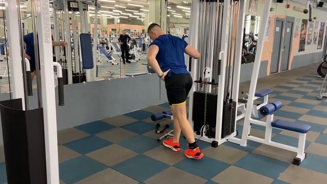 Відведення ноги в сторону в кросовері смотреть онлайн