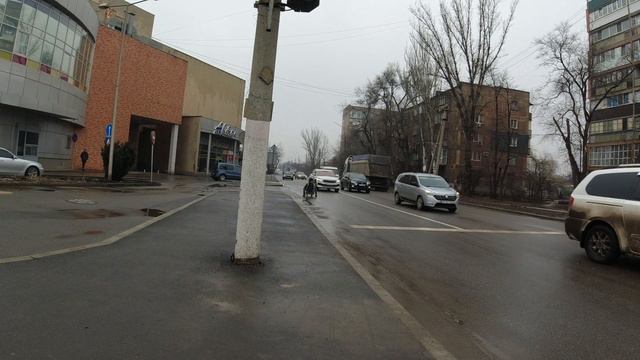 Каждый выживает кто как может. смотреть онлайн