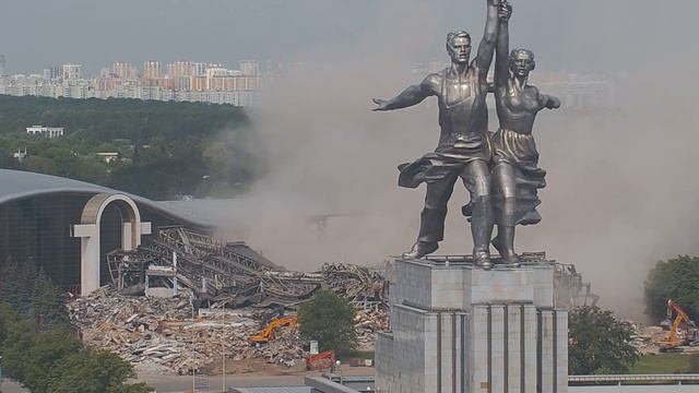 Обрушение павильона ВДНХ, последние минуты. смотреть онлайн