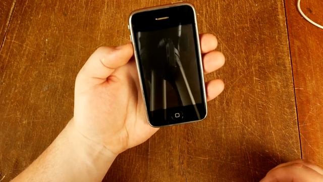 Купил iPhone у бомжа за 100 рублей / Показываю покупку / Включаю устройство смотреть онлайн