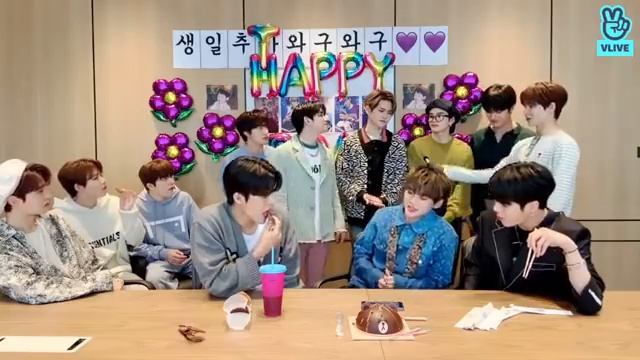 [Eng/Indo/ETC] HYUNSUK BIRTHDAY VLIVE FULL смотреть онлайн