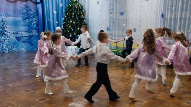 Дед мороз / Новогодний танец смотреть онлайн