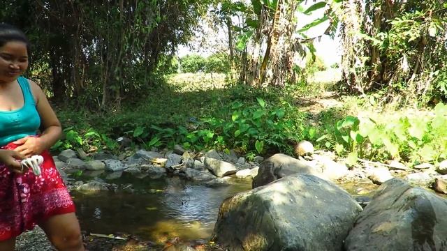 Primitive survival skills: finding big Squid at River - cooking Squid eating delicious(09) смотреть онлайн