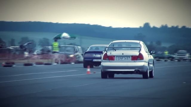 Pontiac Trans-Am Vs. Mitsubishi Carisma смотреть онлайн