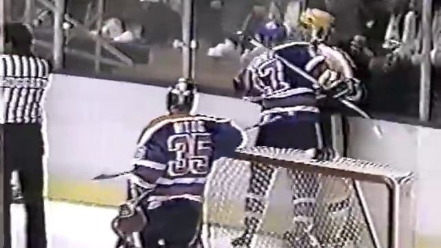 Dave Williams vs Esa Tikkanen смотреть онлайн