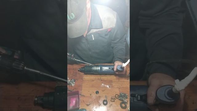 ремонт перфоратора Прэ5. смотреть онлайн