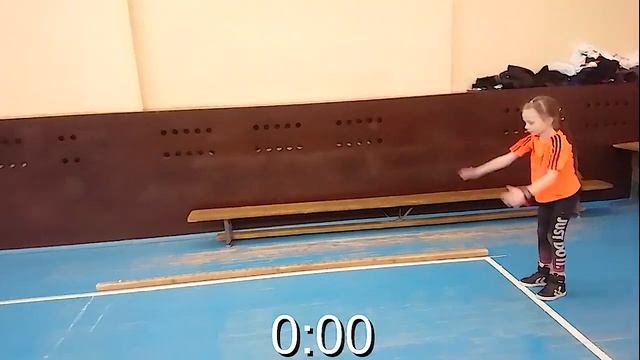"Прыжок с места на 3 метра в 15 лет" (СРАВНЕНИЕ ФУТБОЛИСТА ИЗ ПЕТЕРБУРГА СО ВЗРОСЛЫМИ СУПЕРАТЛЕТАМИ смотреть онлайн