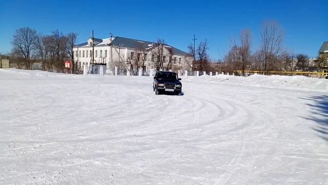 Дрифт на ваз 2107, крутим пятаки смотреть онлайн
