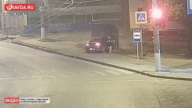 ИНОМАРКА ВЪЕХАЛА В ОСТАНОВКУ В ДЗЕРЖИНСКОМ РАЙОНЕ смотреть онлайн