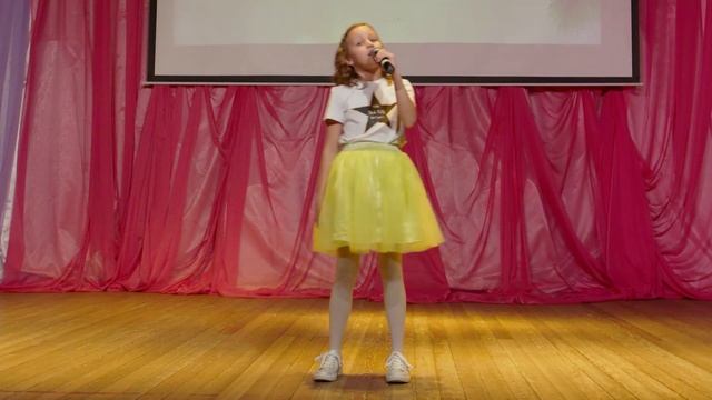 «А мне бы петь и танцевать» - поёт Кира Перун. СТУДИЯ "GO-MUSIC" в г. Домодедово. смотреть онлайн