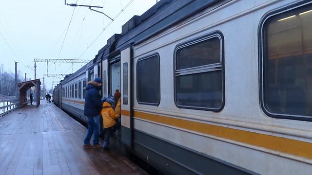 Электропоезда ЭД4М-0470/0471 ЦППК платформа Кокошкино|ED4M CPPK trains Kokoshkino platform 4.03.202 смотреть онлайн