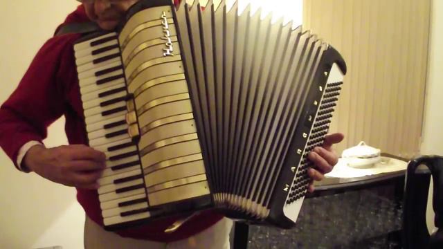 Acordeon Hohner Marchesa 120 bajos смотреть онлайн