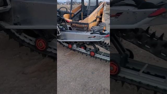 Moving a snowmobile without a engine #snowmobile #polaris #enginerebuild #skidsteer смотреть онлайн