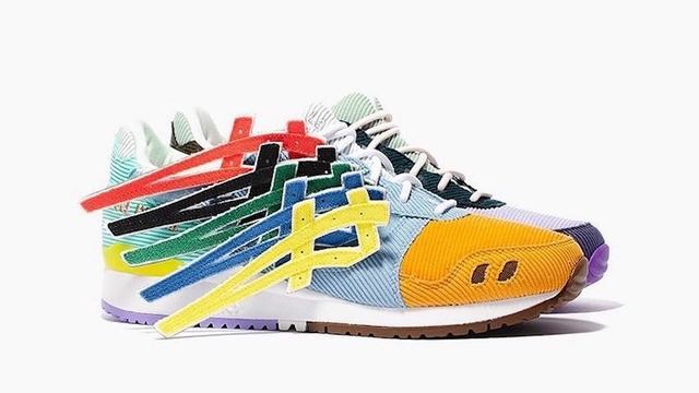Новости из мира кроссовок от магазина Sneakerhead. Hoka, Afew, Reebok, Kenzo, Asics смотреть онлайн
