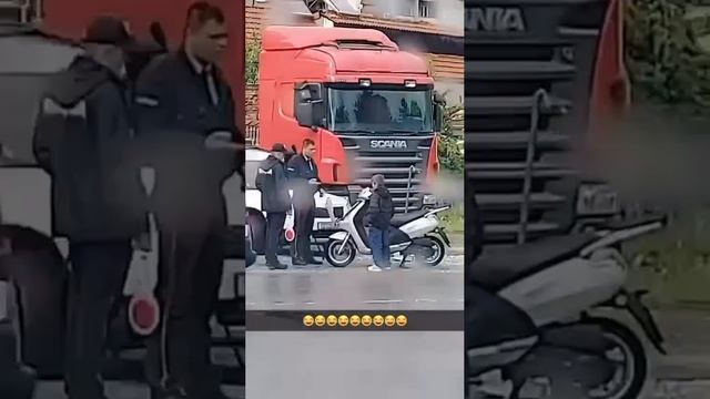 Дядя полицейский, 49.9 кубов это, зуб даю смотреть онлайн