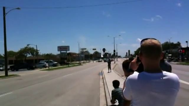 2010 Nissan GTR vs 2008 Suzuki Hayabusa GSXR1300R смотреть онлайн