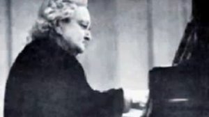 Maria Yudina plays Mozart Concerto No. 23 in A Major (2/3)