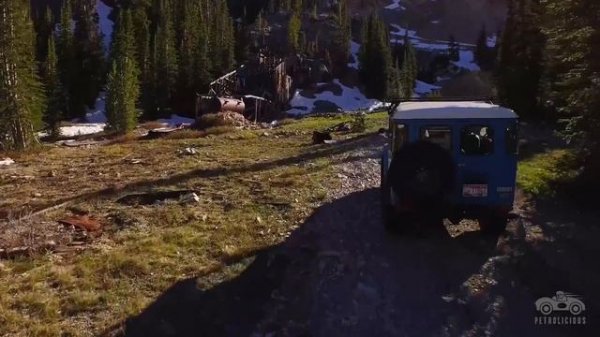 The Toyota FJ40 Is a Rugged Companion