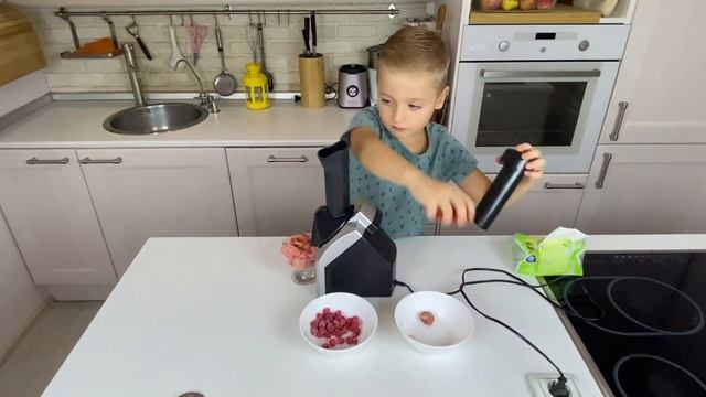 Вкусное и полезное мороженое своими руками! Icecream hand made смотреть онлайн