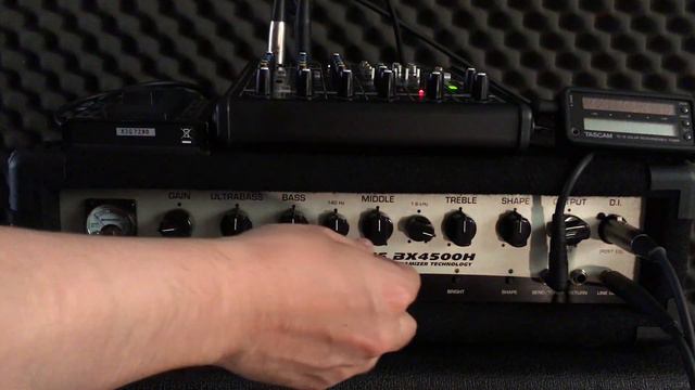 Behringer BX4500H смотреть онлайн