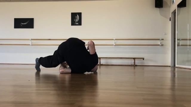 shoulders roll | Floor Work Tutorial#7 смотреть онлайн