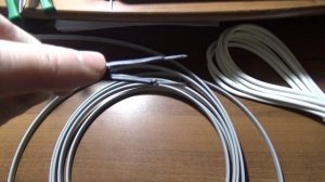 Саморегулирующийся нагревательный кабель подключаем.