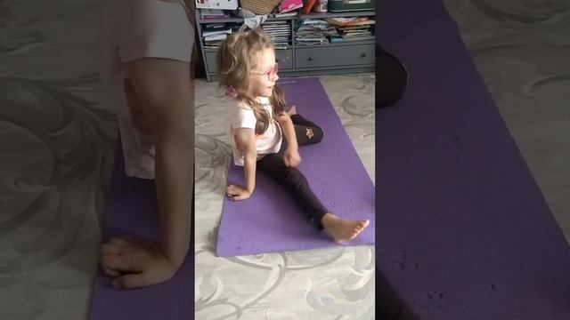 Мелания. Гимнастика. После года без гимнастики смотреть онлайн