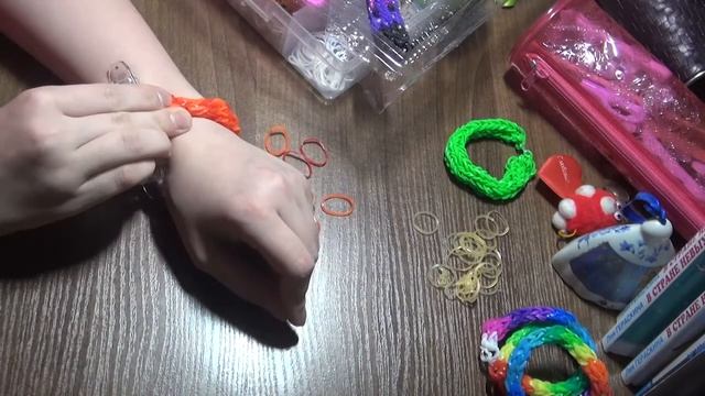 Плетение браслета Змеиная чешуя смотреть онлайн