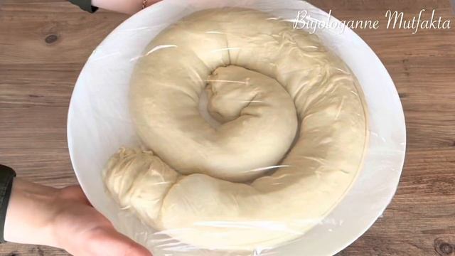 ? ÖYLE GÜZEL Kİ, YAPMALARA DOYAMADIM ? ÜZERİ PUL PUL DÖKÜLEN✔ KAT KAT EL AÇMASI BÖREK TARİFİ смотреть онлайн