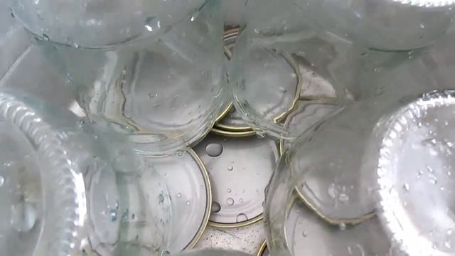 ЛЕГКИЙ СПОСОБ СТЕРИЛИЗАЦИИ БАНОК и КРЫШЕК смотреть онлайн