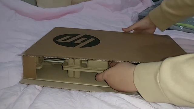 Unboxing My New Laptop | HP Pavilion 14 ec0007AU смотреть онлайн
