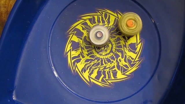 Beyblade BB 116 E Divine Fox vs. L-Drago Gold DF105 LRF смотреть онлайн