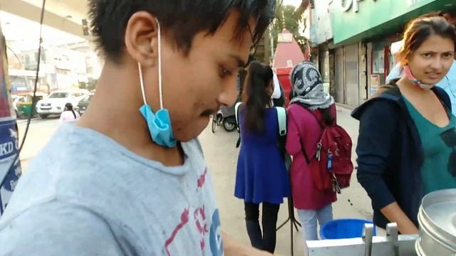 This Man Sells the Best Butter Momos || Indian Street food || Must try смотреть онлайн
