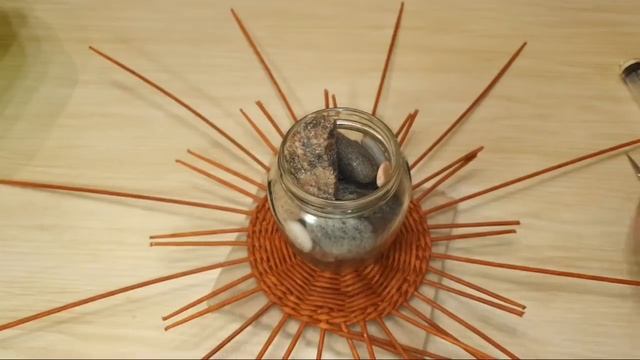 Плетем Корзину из газетных трубочек 1! Трансляция! смотреть онлайн