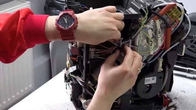 Как заменить детали самостоятельно в кофемашине Delonghi Primadonna S смотреть онлайн