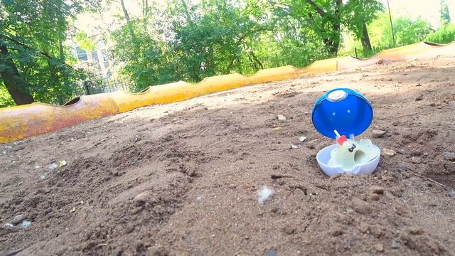 Покемоны Игрушки и разноцветные Покеболы. Pokemons in real life. смотреть онлайн