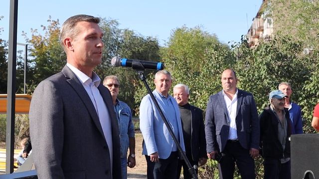 Открытие сквера Мать и дитя, Новотроицк, глава города смотреть онлайн