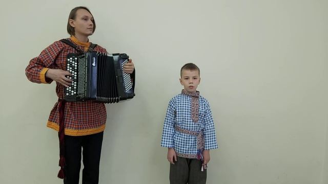 Бушуев Дмитрий-"В саду дерево цветет", казачья походная песня линейных казаков. смотреть онлайн