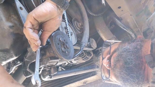 "Discover How to Change Your VW T4 Belts In Just 5 Steps!" смотреть онлайн