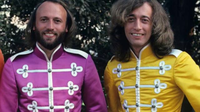 Robin and Maurice Gibb - Love never dies - December 22 смотреть онлайн
