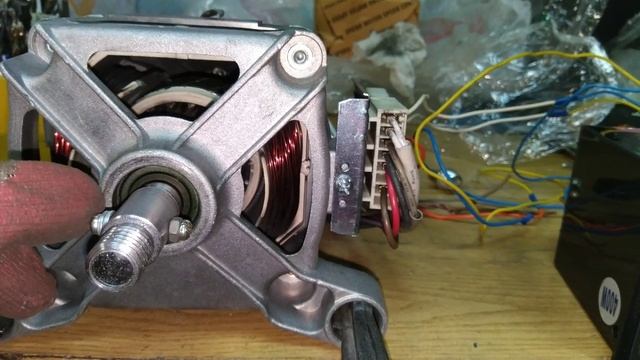 Шкив самодельный на двигатель от стиралки! Точило получилось просто бомба с регулятором оборотов!