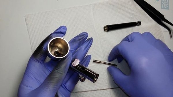 Как собрать аэрограф. Как поставить собачку в аэрографе.