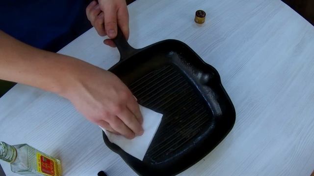 Чугунная сковорода. Восстановление антипригарного покрытия, подготовка к использованию смотреть онлайн