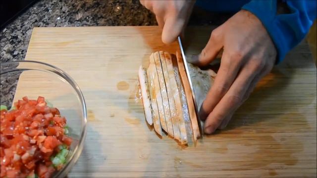 Салат с куриной грудкой и авокадо смотреть онлайн