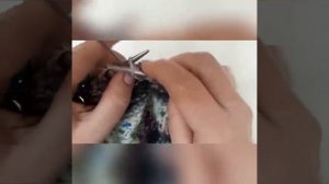 Стильный жилет сшивной спицами из секционной пряжи.