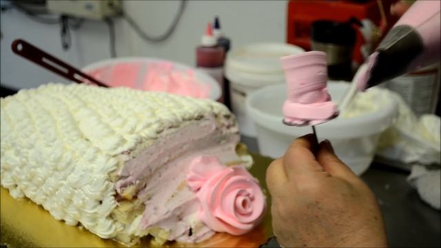 Украшение тортов | Как украсить торт розами из крема на день рождения