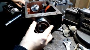 Видео токарный станок ТВ- 4 .Как убрать биение передней бабки.